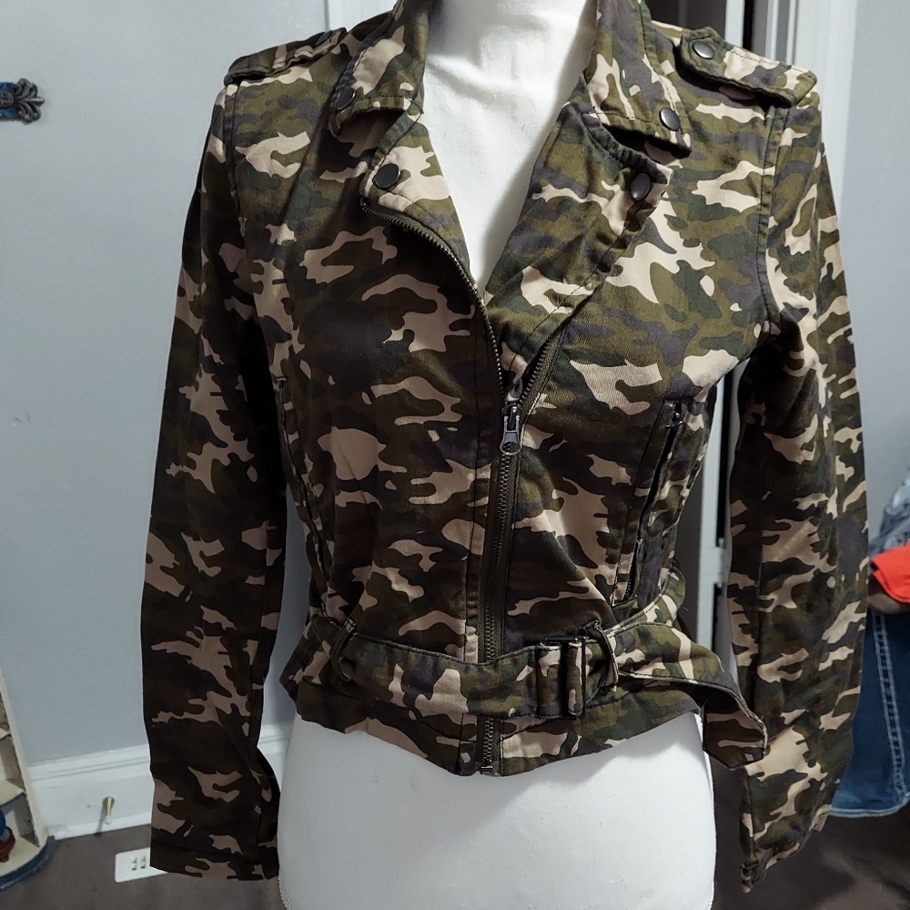 ♠️Crop camo jacket